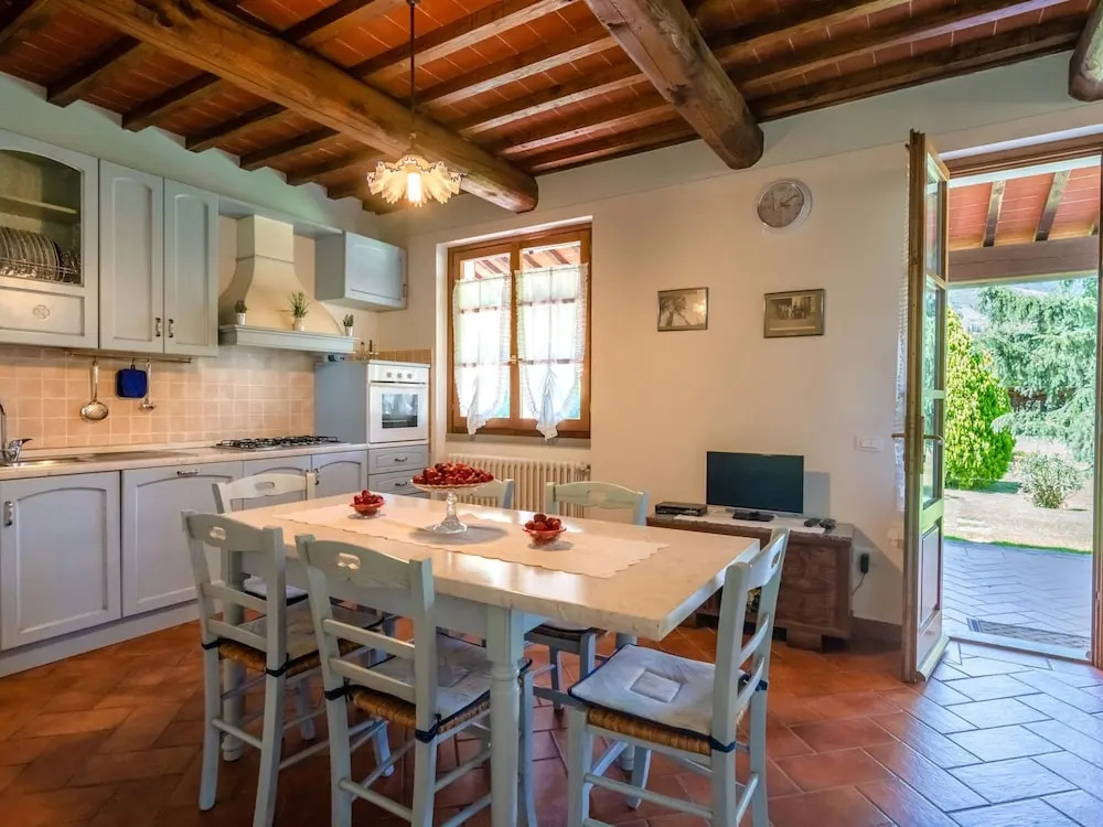 Charm farmhouse with pool