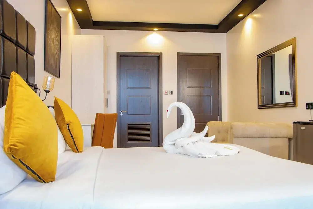 Avian Court Hotel