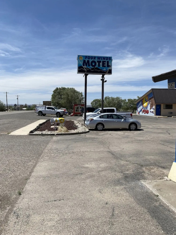 Four Winds Motel & RV Park