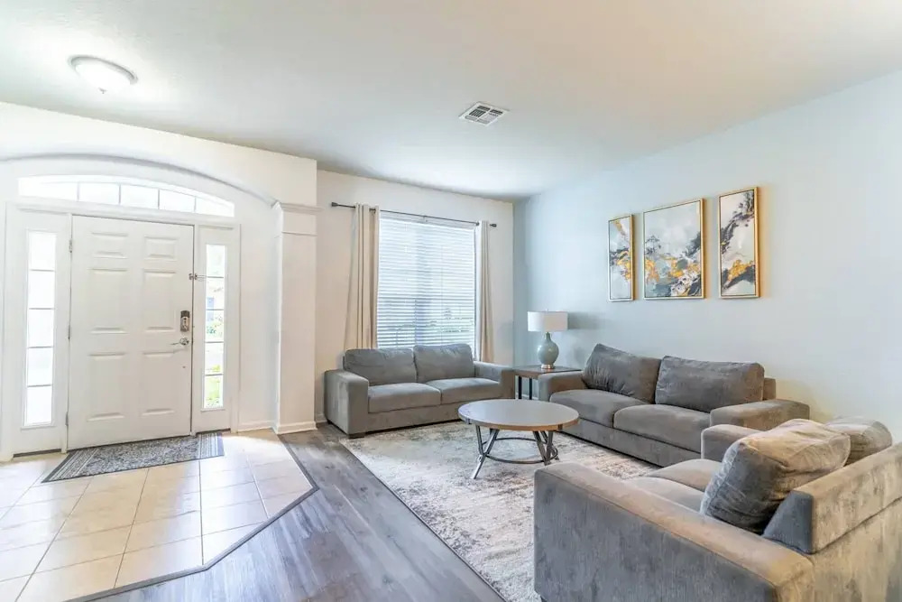 7812 Windsor Hills