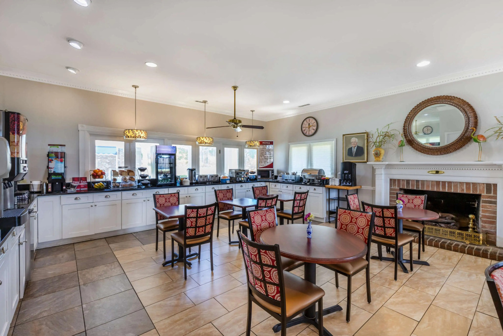 Best Western PLUS Santee Inn