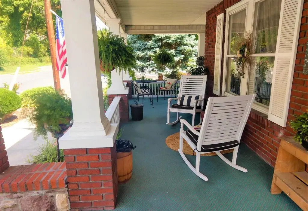 Maria's Garden and Inn