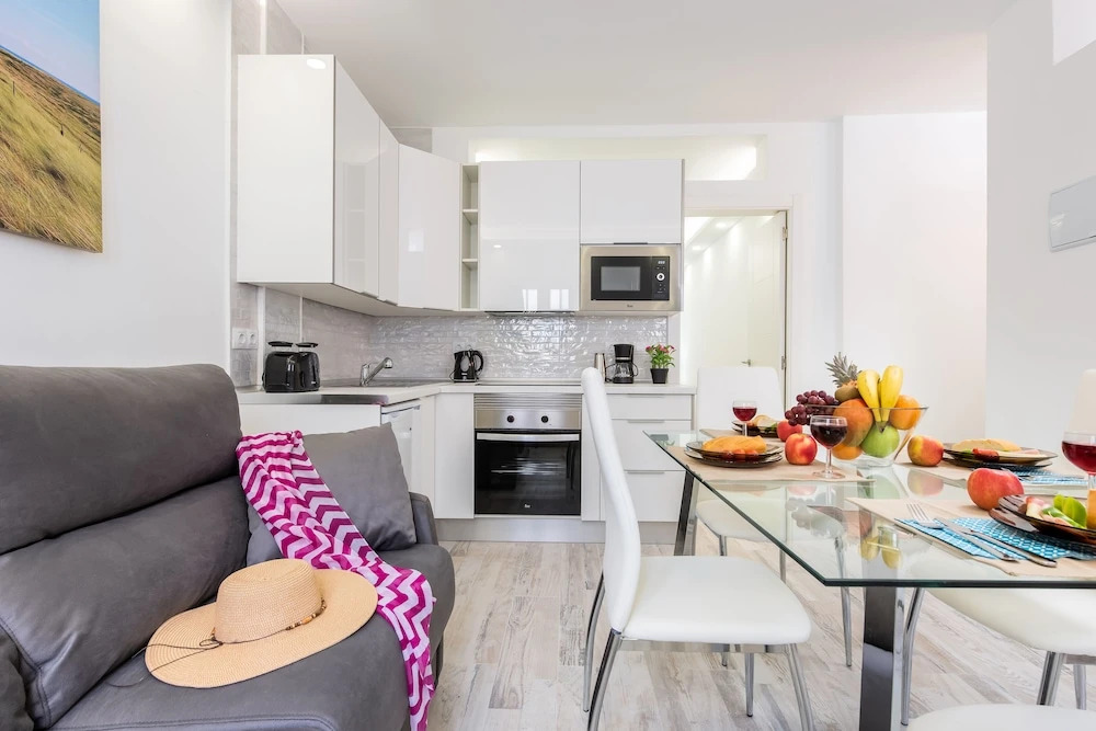 C104B Brand New Apartment, Elegant, Pool