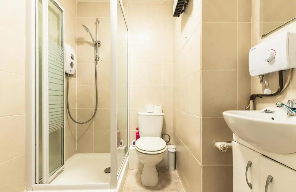 BEST PRICE - Fantastic 2bed 2bath City Centre Apartment! 1 Double bed, 3 Singles or Kingsize, Sofabed, Smart TVs, FREE PARKING