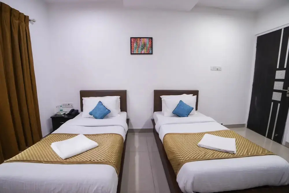 OYO 7150 Apartment Metro View Residency