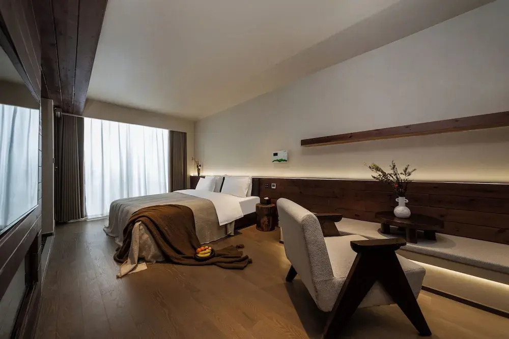 Shangri-la Designer Homestay without Summer(By the Cosmic Wheel of Dukezong)
