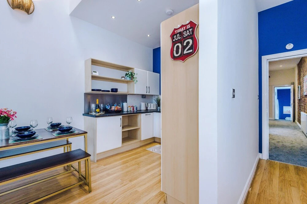 Spacious Duplex City Centre Apartment, 30 Second Walk to Lime Street