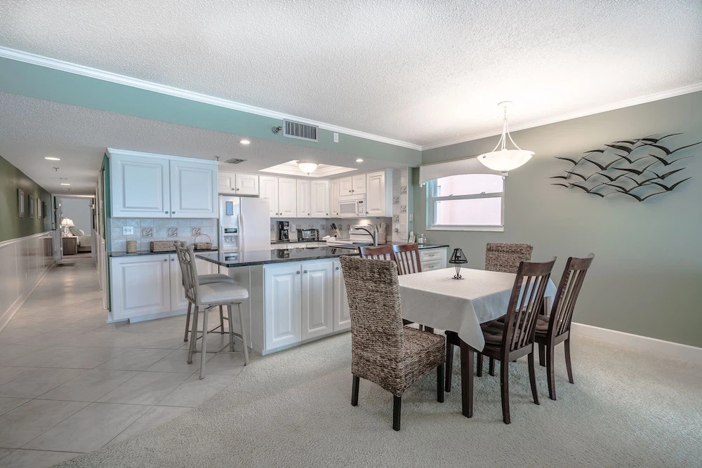 Pointe Condo #201 by Vtrips