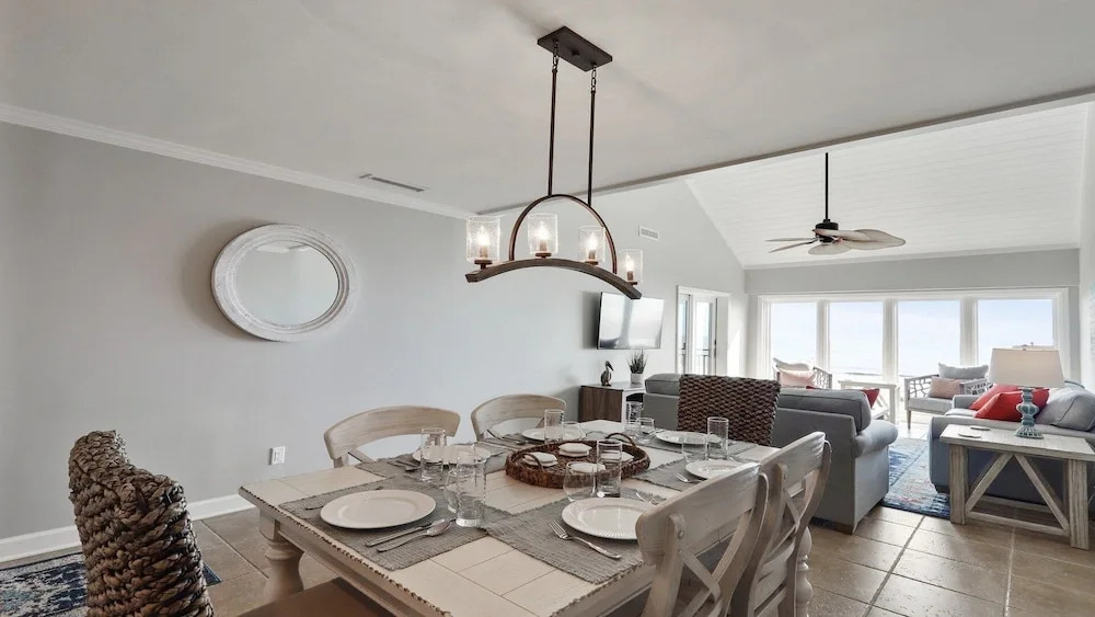 503 Shorewood 2 Bedroom Condo