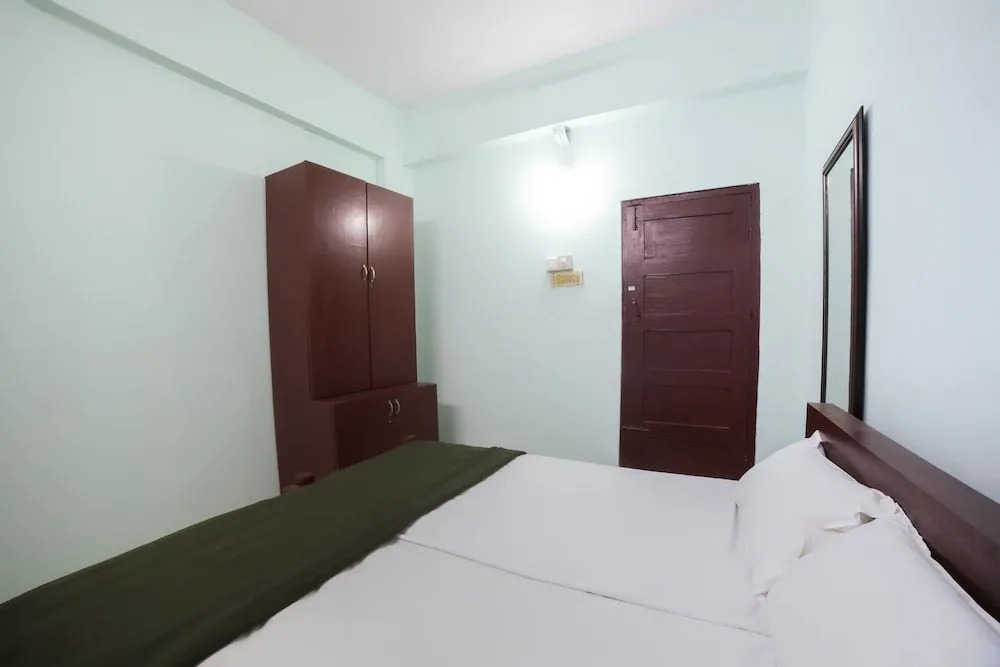 SPOT ON 45878 Adoor Homestay