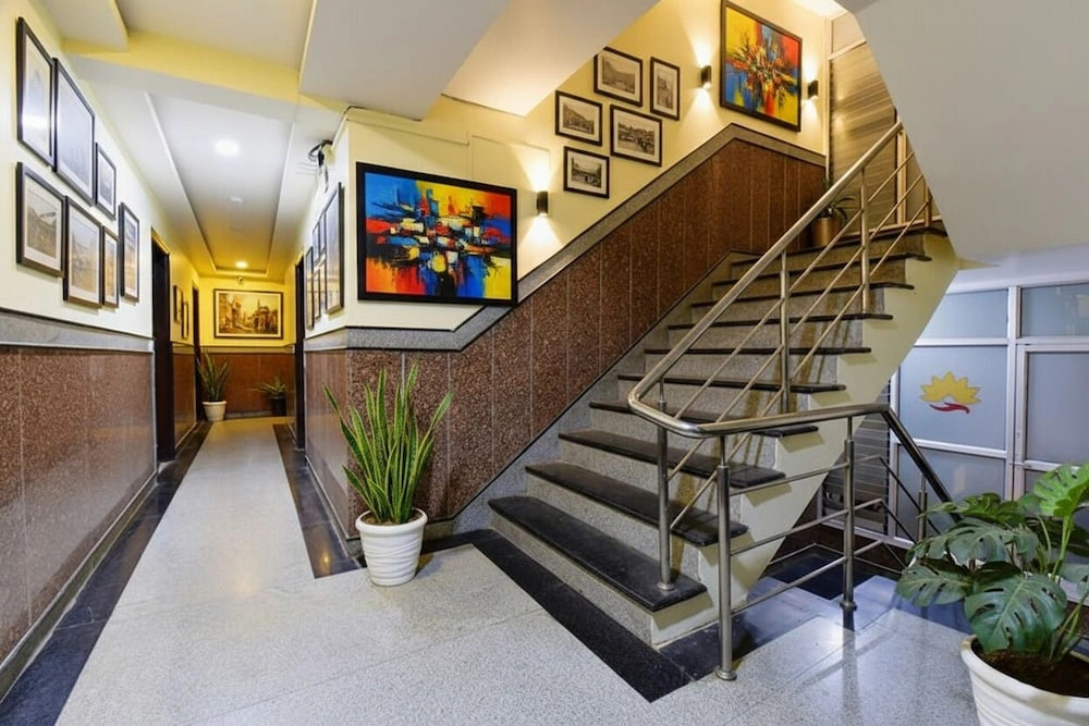 Fabhotel Tip Top