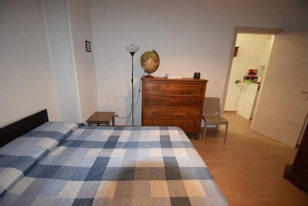 Vicino Ospedale E Aeroporto Num92867