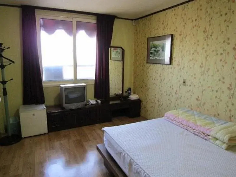 Surim Hotel Sokcho by AanK