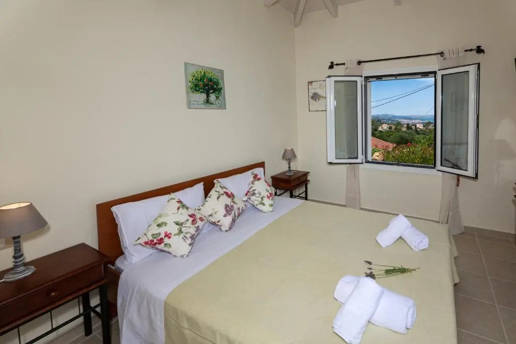 Adonino Residence-The House of Pomegranates