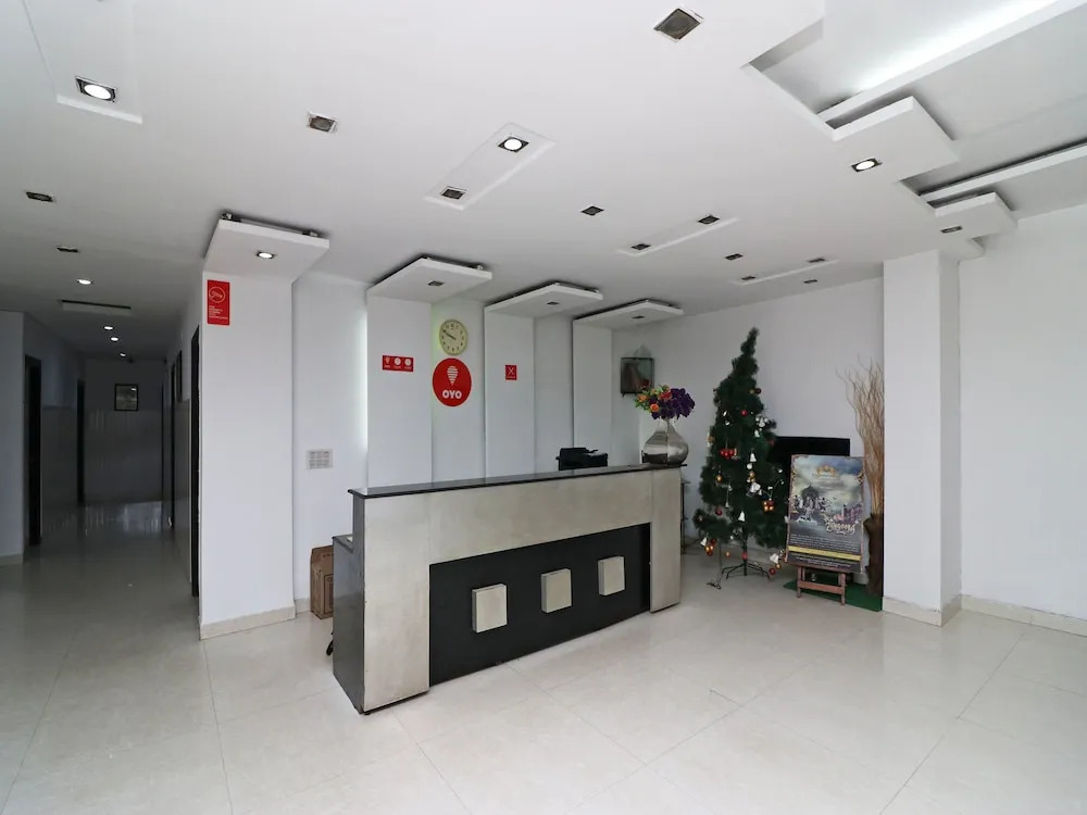 OYO 12340 The Royal Park Plaza