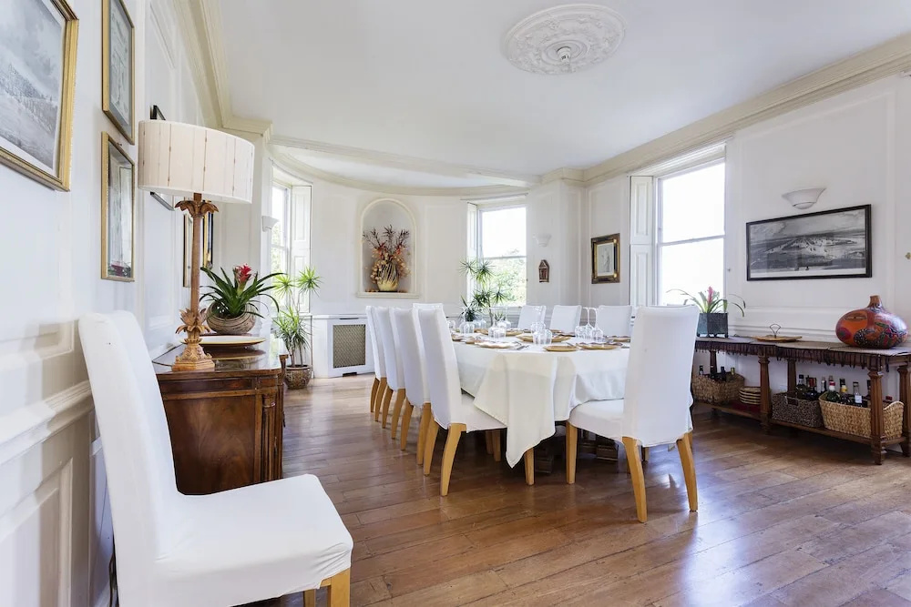 Veeve - Heritage House