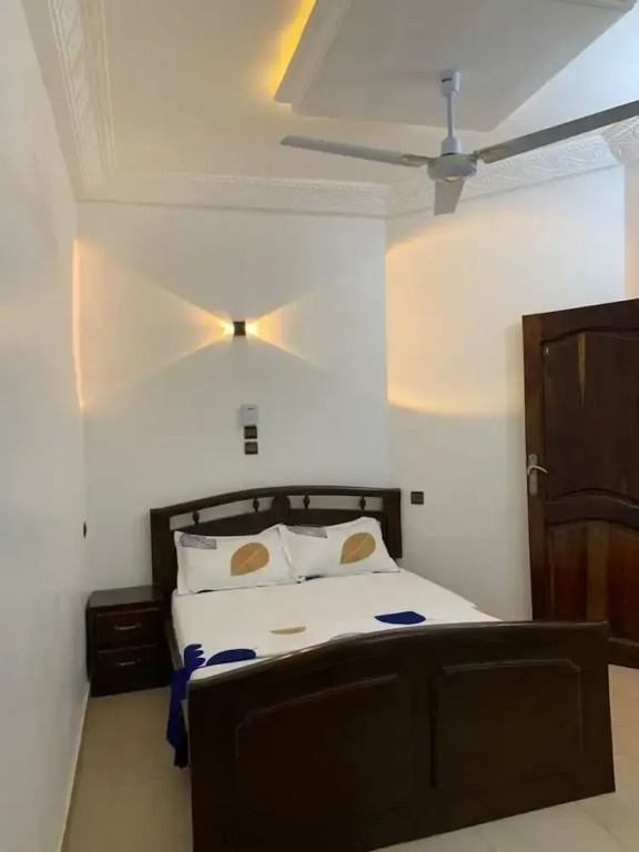 Okpèyèmi guest house