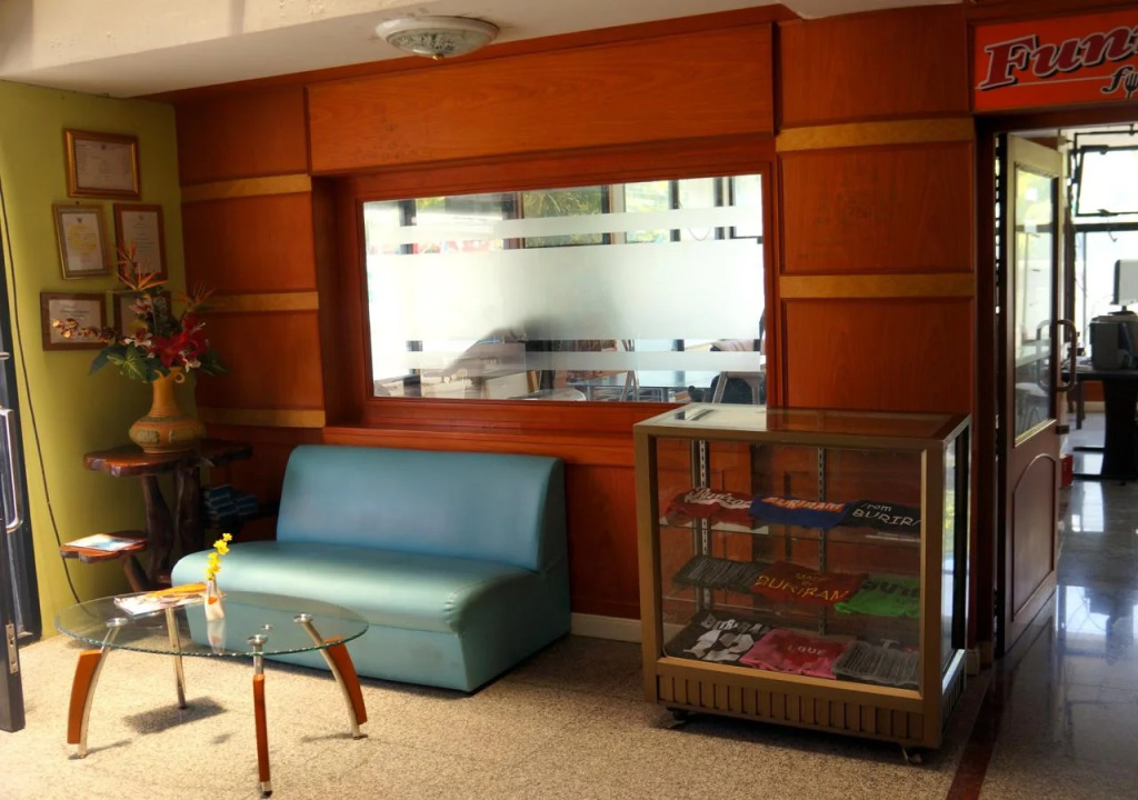 Fueang Fha Palace Hotel