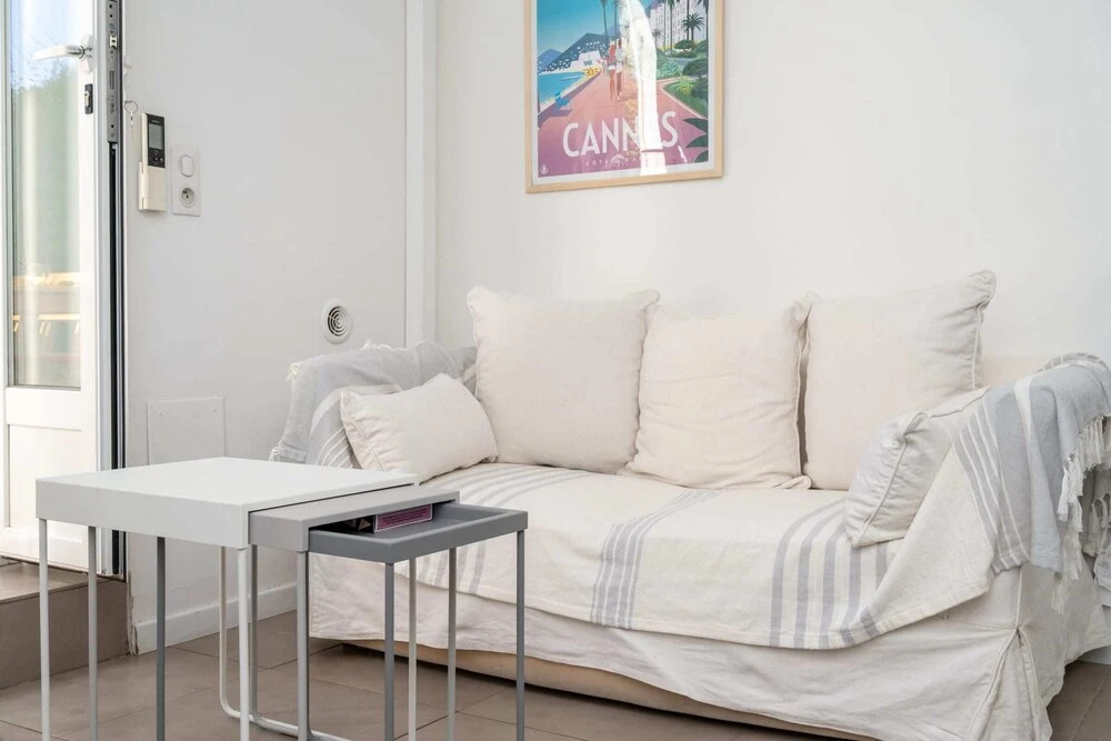 Superb 2BR Central Apt With Private Patio