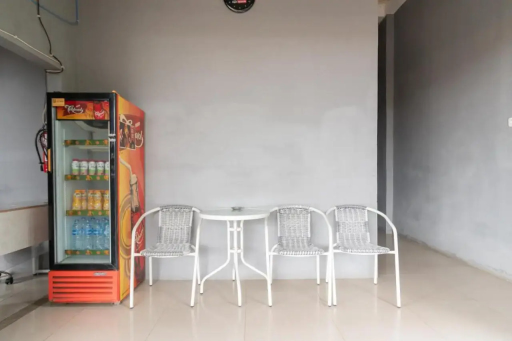 RedDoorz near Palembang Square Mall 2