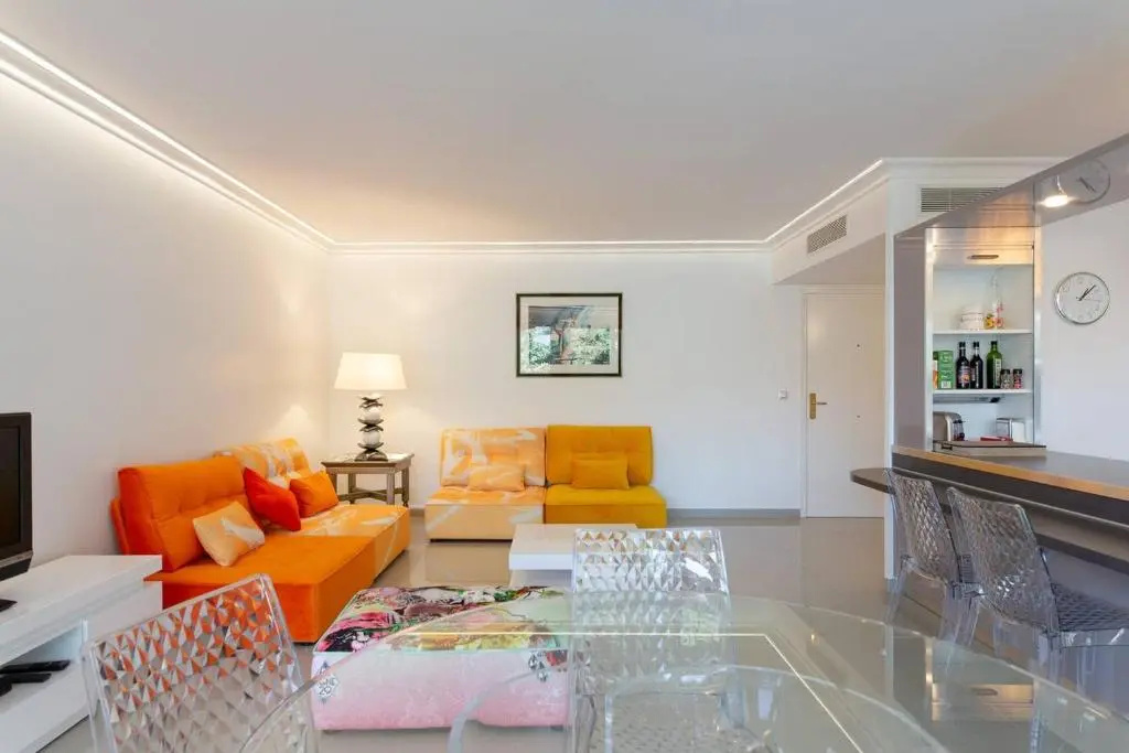 Martinez Hotel Area: Modern 3 Bedrooms W/ Terrace