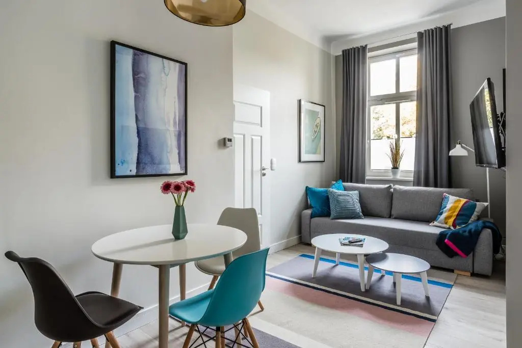 Sanhaus Apartments - CHOPINA 13 - apartamenty w centrum, 5 minut od plaży i deptaka
