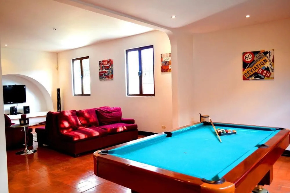 Nest Hotel B & B