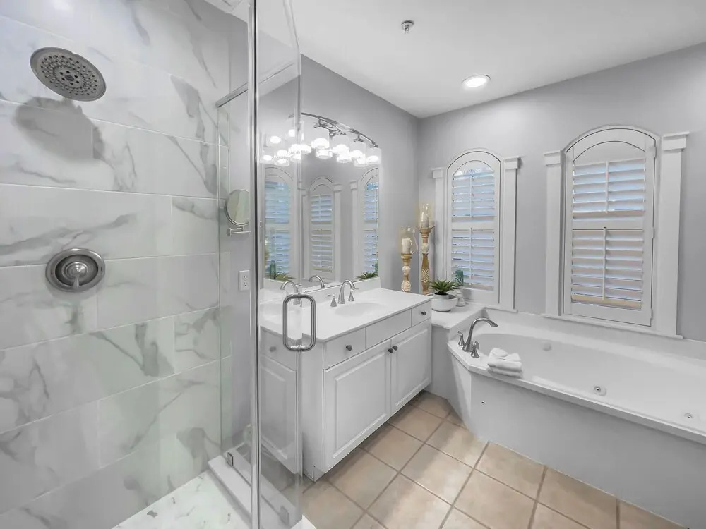 Lagoon Lounge 3 Bedroom Condo by Redawning