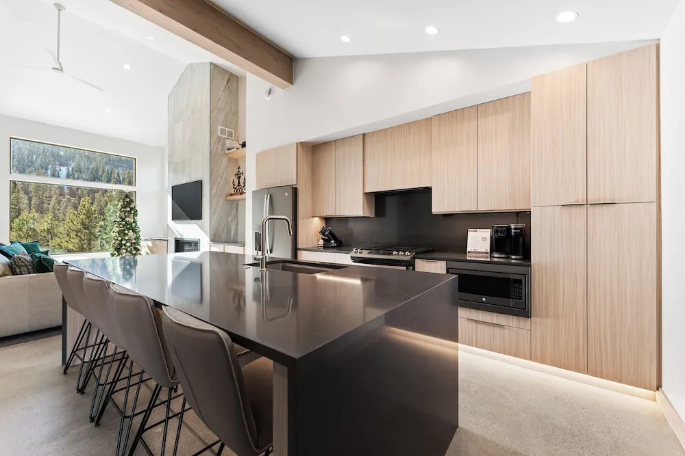 Ina's Way Townhomes, Unit A