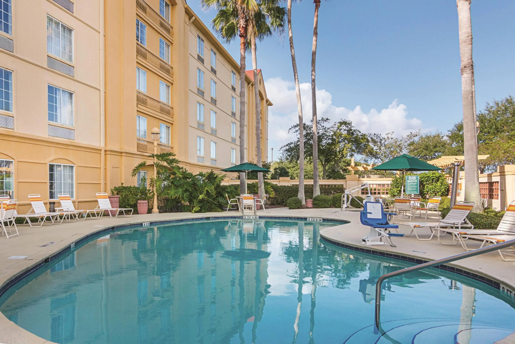 La Quinta by Wyndham Orlando Airport