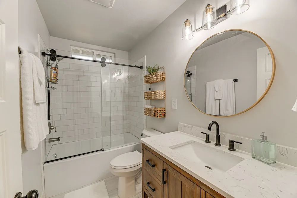Delightful Grants Pass Home With Hot Tub!
