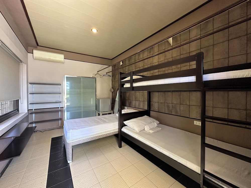 Tugsaw Resort