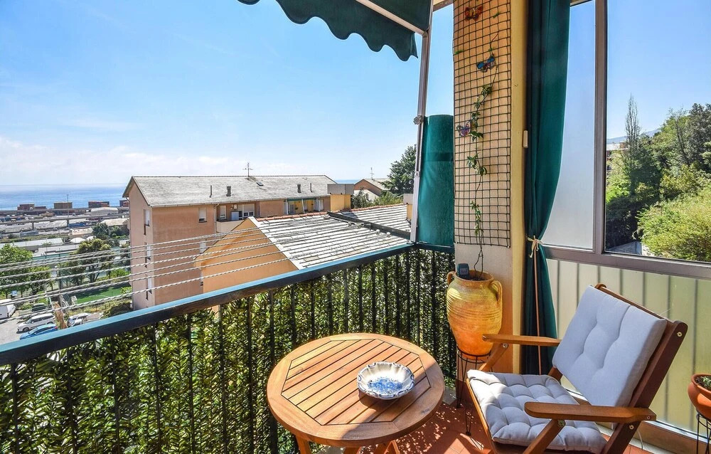 Beautiful Apartment in Genova Pra' With Wifi and 2 Bedrooms