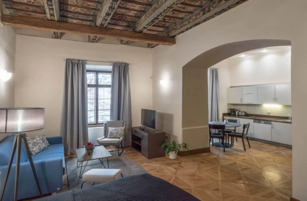 3 Epoques Apartments by Adrez