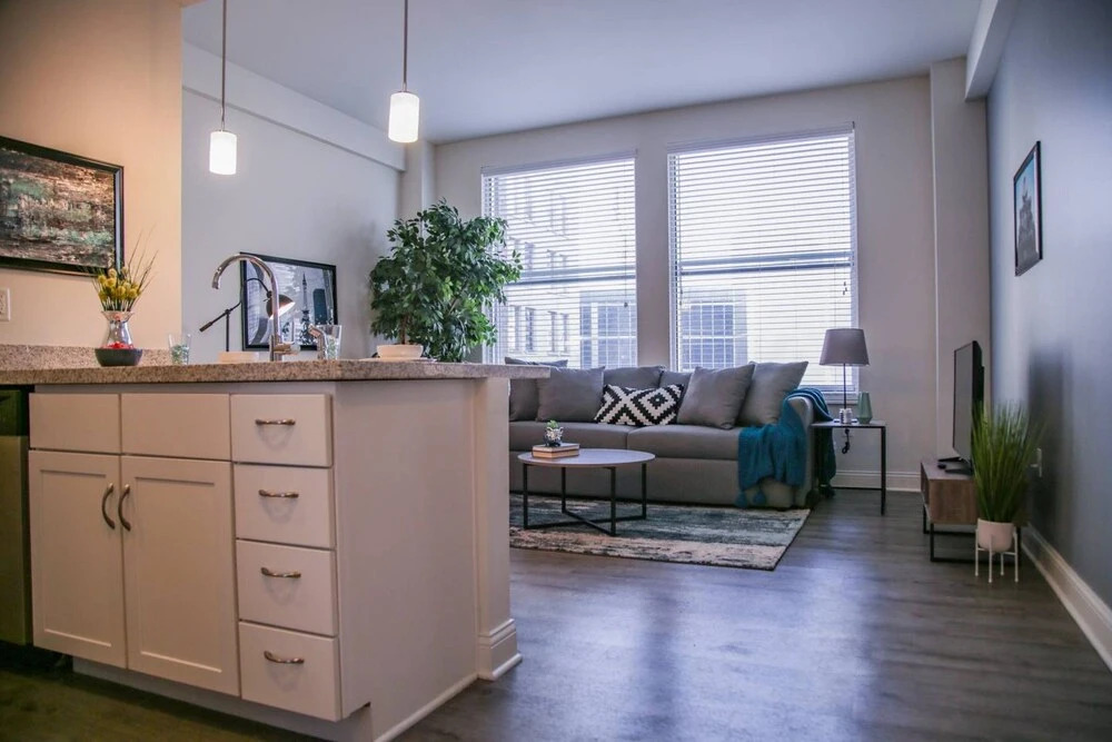 Chic 1BR Apt in the Heart of Downtown