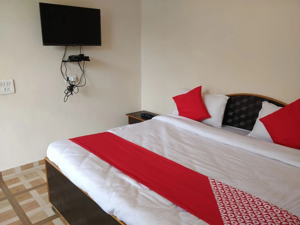 OYO 17380 Lord Krishna Himalayan Hotel