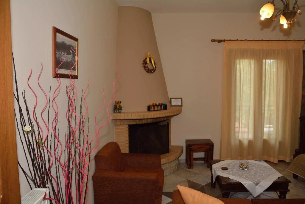 Evrostini Guest House