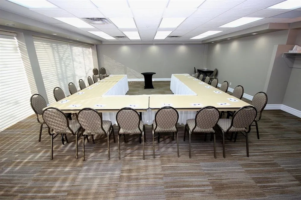 Canterra Suites Hotel