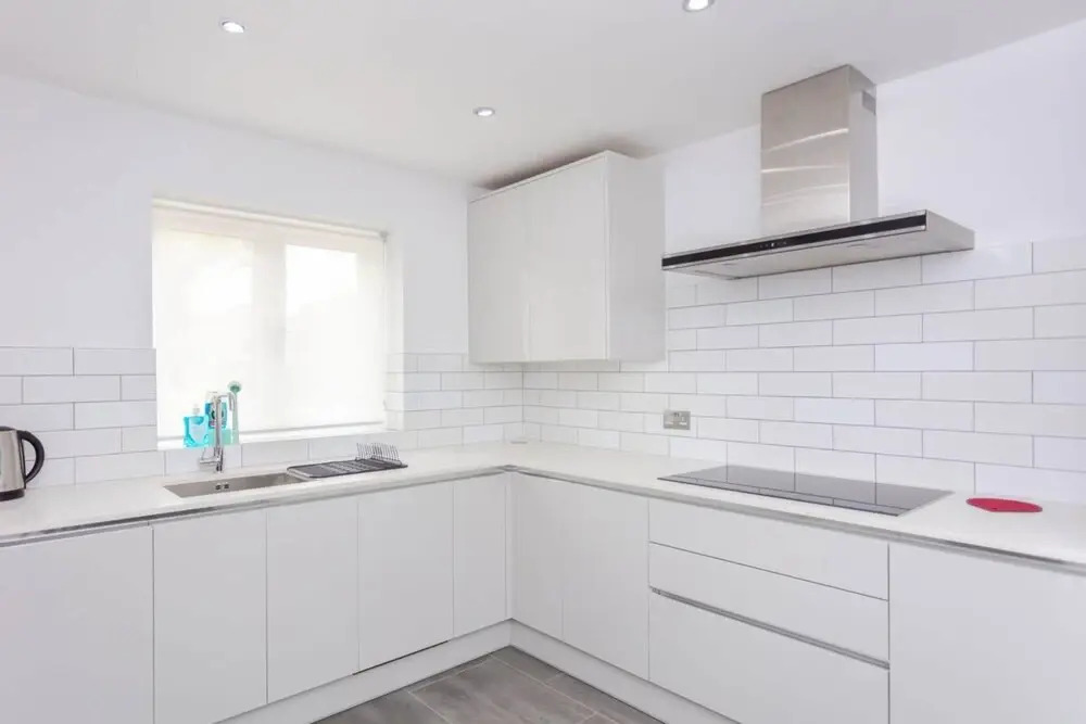 Bright 2 Bedroom House in Stratford With Garden