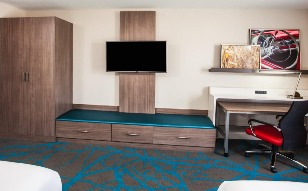Holiday Inn Express & Suites Litchfield by IHG