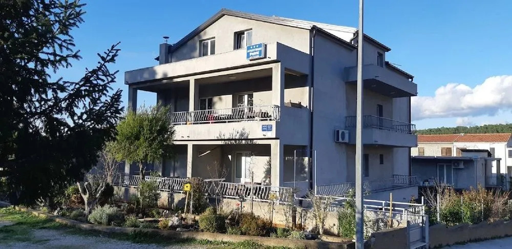 Apartments Petrić