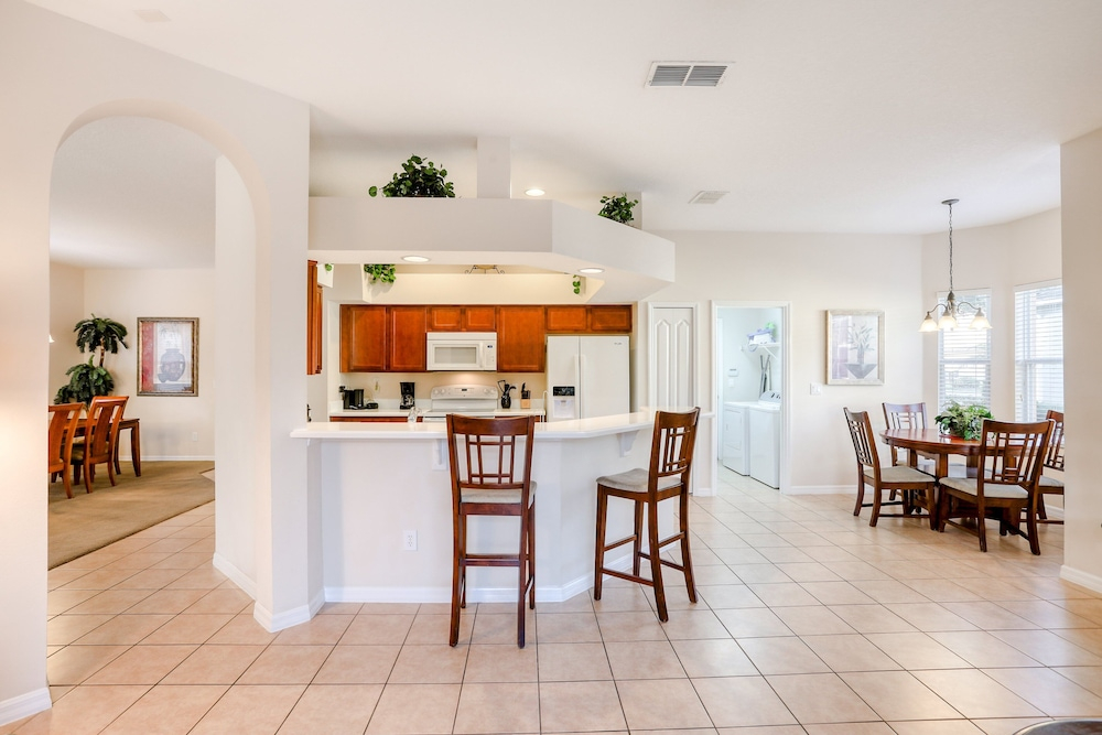 Gorgeous Home Near Disney With Private Pool, Pool Spa, On-site Gym, Tennis, AC