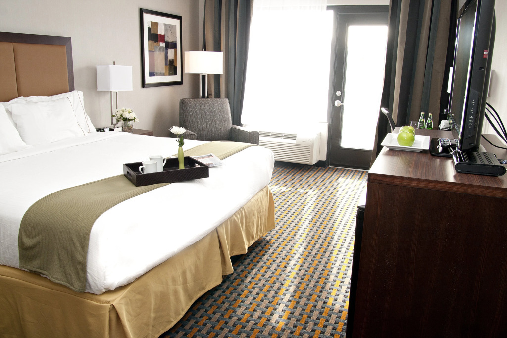Holiday Inn Express Pembroke by IHG
