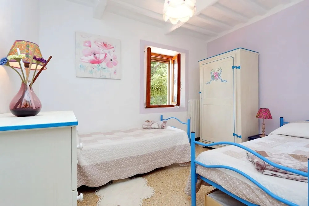 Villa With Private Pool and Garden in Private Location