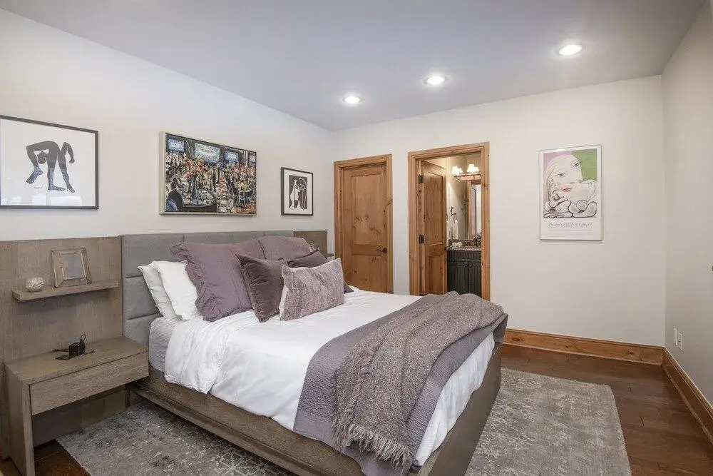 Lupine Residence 5 Bedroom Home by RedAwning