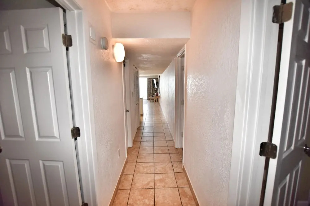 0111 Waters Edge Resort 2 Bedroom Condo by Redawning