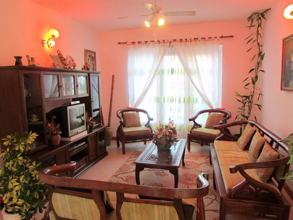 Golden Rod villa