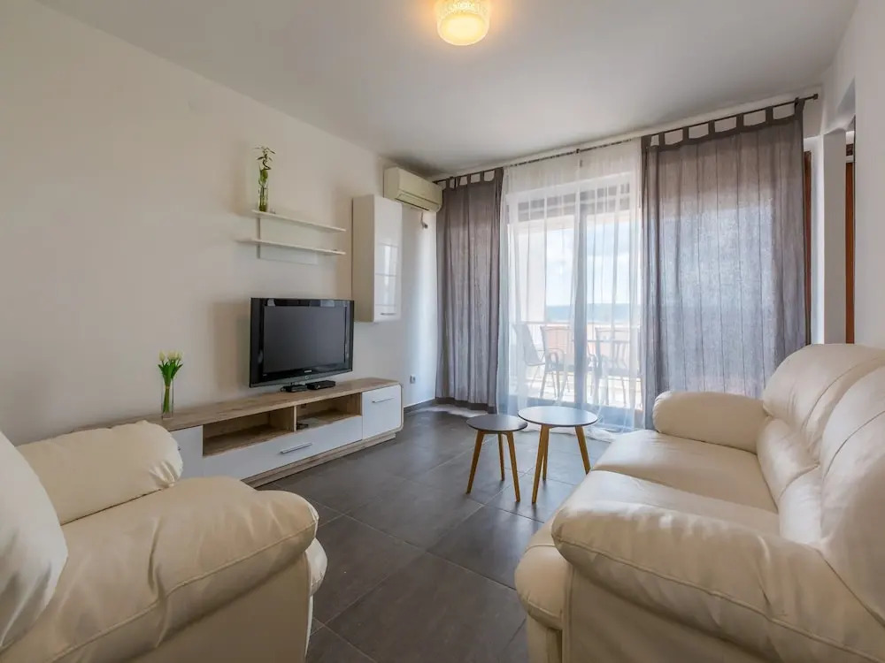Apartments Azzaro