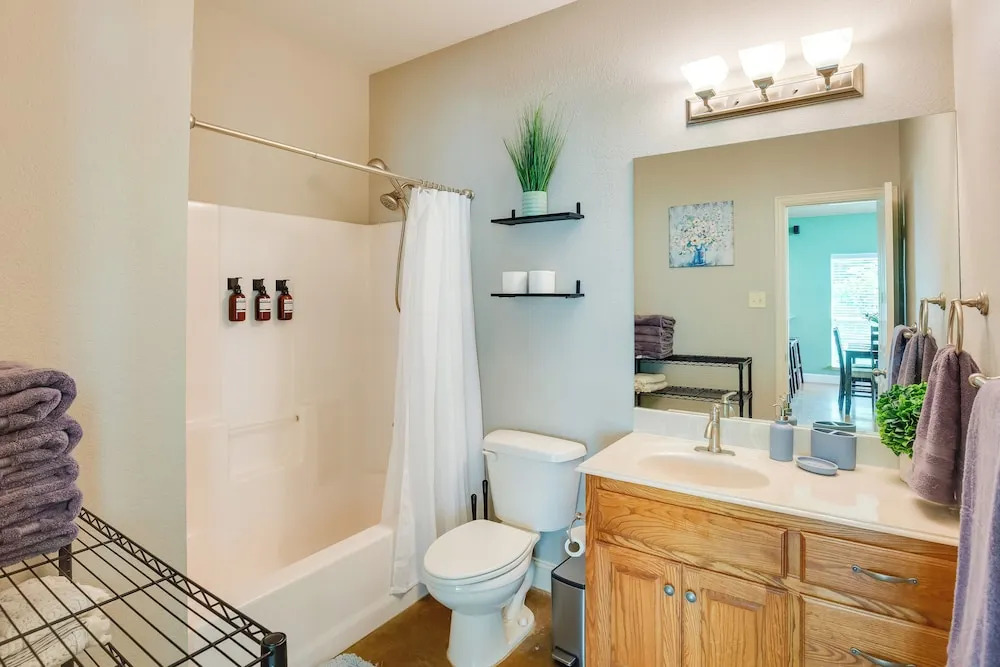 Fish & Kayak: Tranquil Cedar Creek Home!