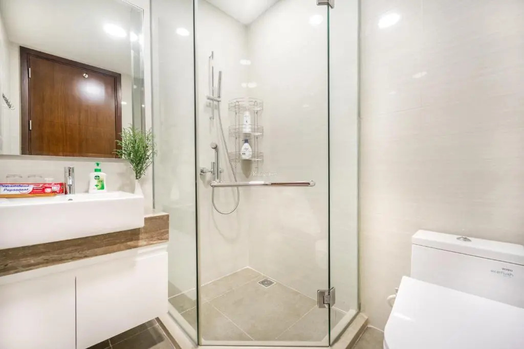 New Modern & Serene 2BR Apt Connected to Mall